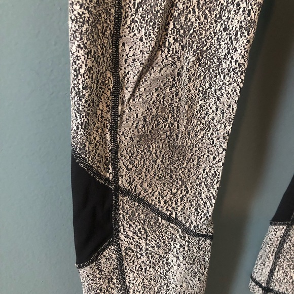 Lululemon Pace Rival Crops - Picture 7 of 8